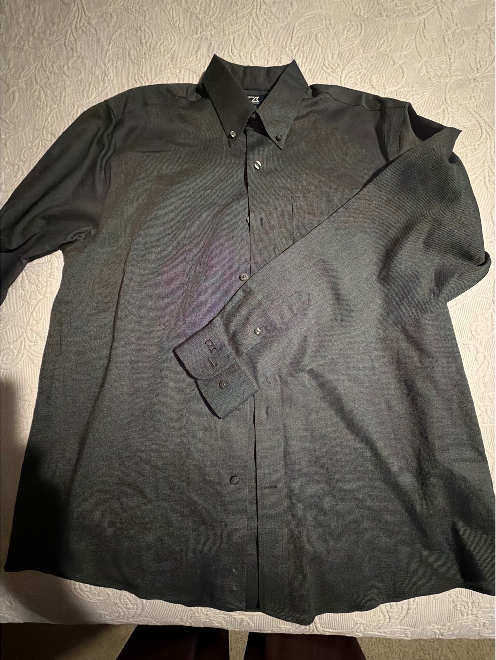 Cutter & Buck Men's Long Sleeve Button-Up Shirt Large